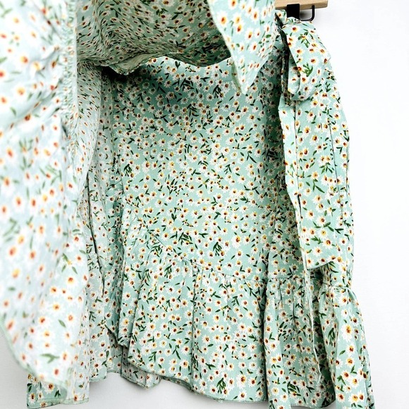 Lulus NWT Flourishing Dreams Ditsy Floral Print Wrap Mini Skirt Mint Green Sz XL - Picture 5 of 7
